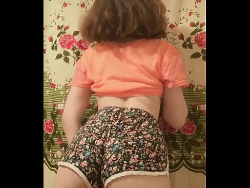 ❤️ Nena jove sexy despullant-se els pantalons curts davant la càmera ❤️ Vídeo porno a nosaltres ca.https-tubsexer.ru ﹏