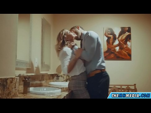 ❤️ Quan una rossa tetona et sedueix en un lavabo públic ❤️ Vídeo porno a nosaltres ca.https-tubsexer.ru ﹏